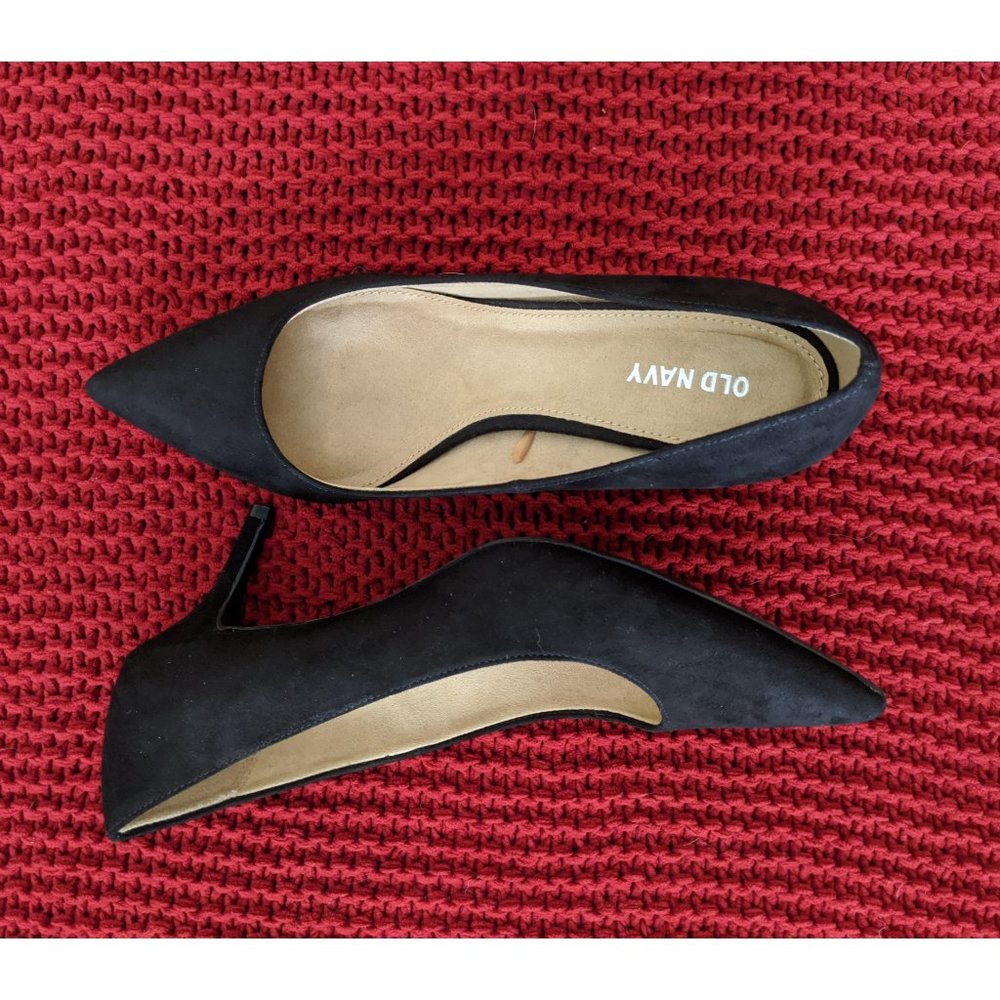 Old Navy Sueded Mid-Heel Pointy-Toe Pumps